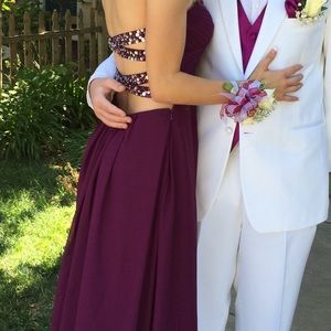 Maroon prom dress